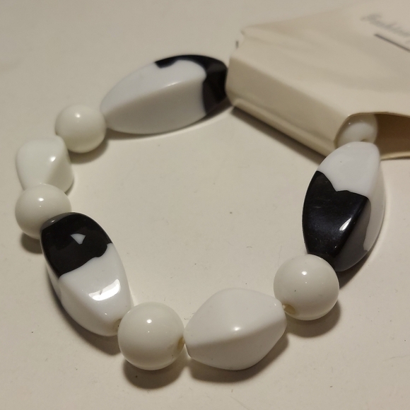 New Black & White Plastic Bead Elastic Stretch Bracelet Fashion Jewelry - Picture 2 of 5